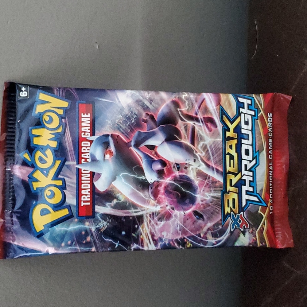 Pokemon x and y trading cards